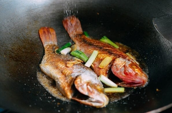 braised fish in brown sauce
